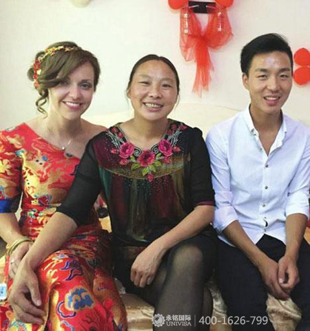 屌絲逆襲！四川男子成功迎娶英國美女歌手